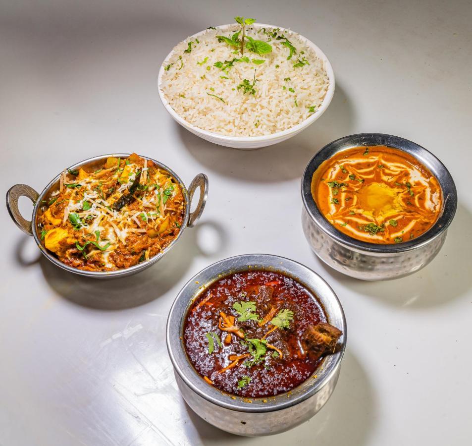 Ashiana Clarks Inn Shimla Buitenkant foto
